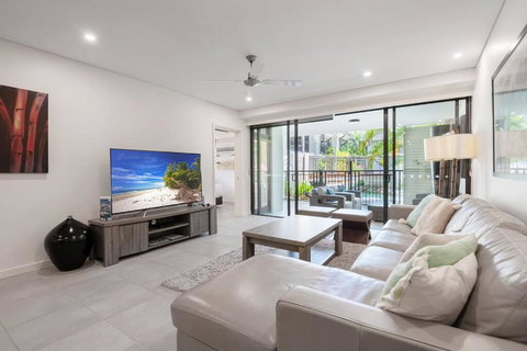 A Well-deserved Beachside Resort Retreat - Tourism Noosa 4