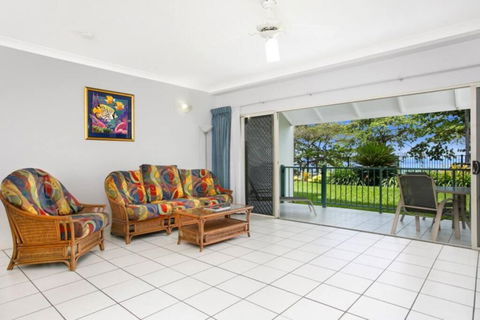Absolute Beachfront Apartment - Tourism Noosa 0