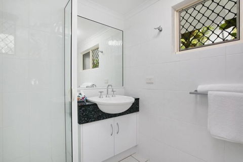 Absolute Beachfront Apartment - Tourism Noosa 3
