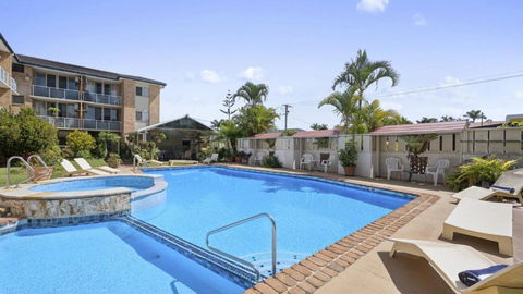 Affordable, Pool, Spa, Beach, Bbq, Sleeps 4 - Tourism Noosa 0