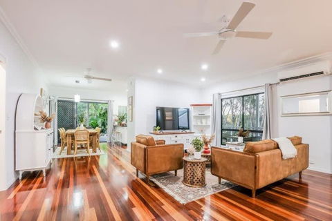 Agnes Bliss - Stunning, Centrally Located Four-Bedroom Beach House - Tourism Noosa 0