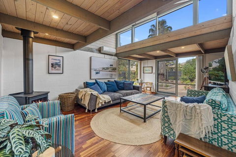 A Sand And Sea Retreat - 150m From Beach, Pet Friendly - Tourism Noosa 0