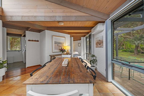 A Sand And Sea Retreat - 150m From Beach, Pet Friendly - Tourism Noosa 3