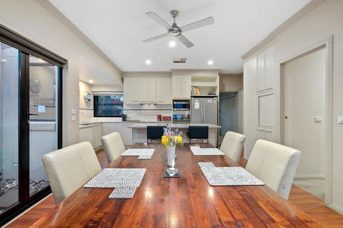 About Time Retreats- Studio Seven - Tourism Noosa 3