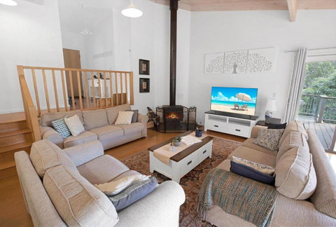 A Wood Haven - Tourism Noosa 0