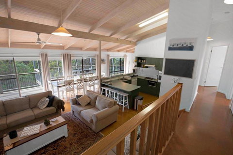 A Wood Haven - Tourism Noosa 4