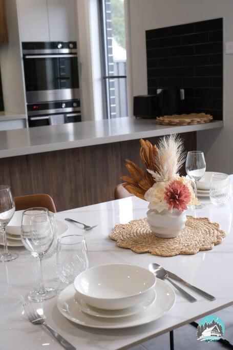 Aircabin - Denham Court - Modern - 4 Beds House - Tourism Noosa 3