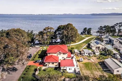 Aircabin - Tuggerawong - Lake Front - 9 Beds House - Tourism Noosa 0