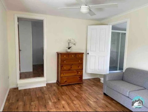 Aircabin - Tuggerawong - Lake Front - 9 Beds House - Tourism Noosa 4