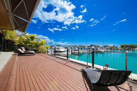 Airlie Beach Marina-Front Luxury At 10 The Cove - Tourism Noosa 4