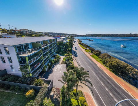 Albacore Apartments - Tourism Noosa 0