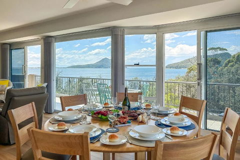 Albacore 7 Waterfront Unit - Tourism Noosa 0