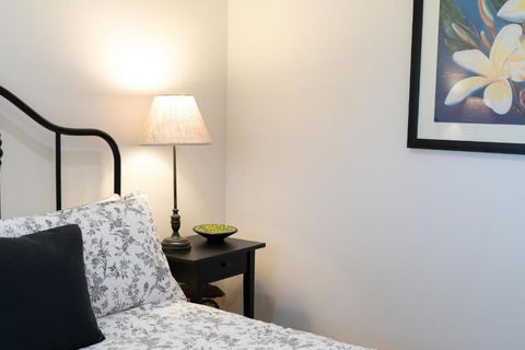 Alderwood Cottage - Cottage W Gorgeous Dam Views! - Tourism Noosa 4