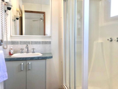 Alexandra Parklife Studio 4 - Tourism Noosa 4