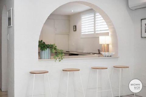 Alice Bayona 7 - Little Cove - Tourism Noosa 1