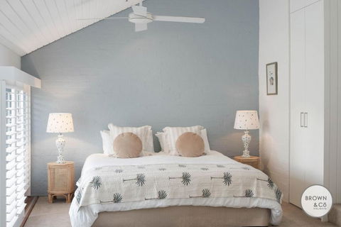 Alice Bayona 7 - Little Cove - Tourism Noosa 0