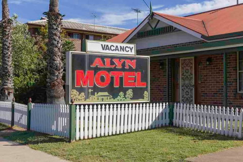 Alyn Motel - Tourism Noosa 0