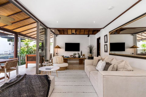 Amala Villa - Tourism Noosa 1