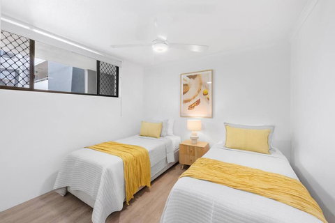 Amazing Beach View And Perfect Location Kirra - Tourism Noosa 2