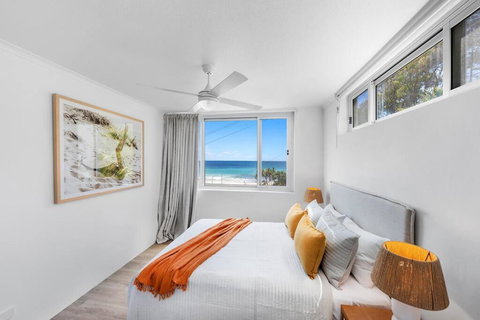 Amazing Beach View And Perfect Location Kirra - Tourism Noosa 3