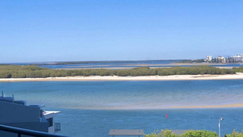 Amazing Views, Walk Everywhere! - Tourism Noosa 3