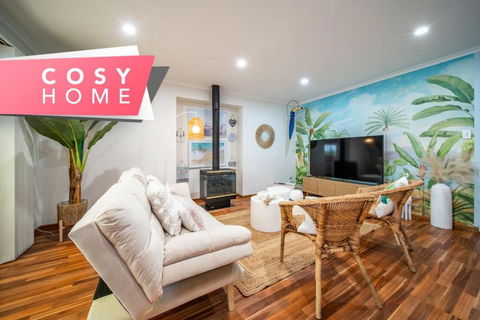 Amazon At Seacombe Gardens - Tourism Noosa 0