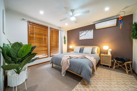 Amazon At Seacombe Gardens - Tourism Noosa 3