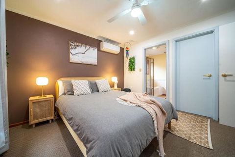 Amazon At Seacombe Gardens - Tourism Noosa 4