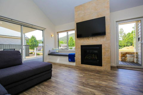 Amber Mist Villa - Two - Tourism Noosa 1