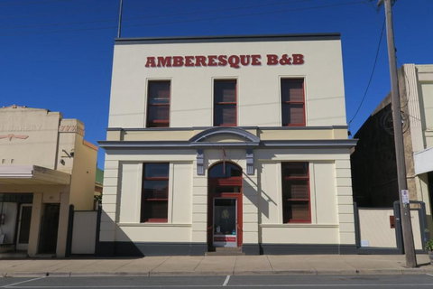 Amberesque B&B - Tourism Noosa 0