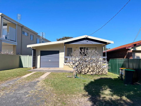 Amble Inn - Bring Your Own Linen - Tourism Noosa 0