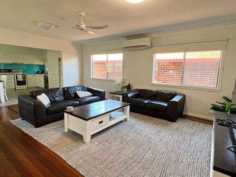 Amble Inn - Bring Your Own Linen - Tourism Noosa 2