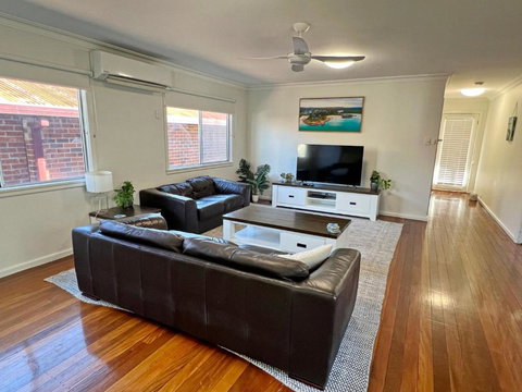 Amble Inn - Bring Your Own Linen - Tourism Noosa 3