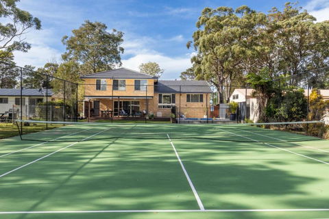Anglesey - Pet Friendly With Pool & Tennis Court - 4 Mins Walk To Beach - Tourism Noosa 3