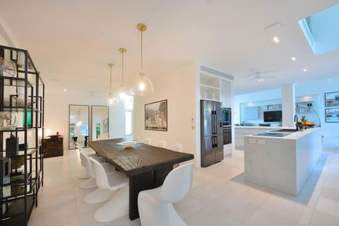 Anjea - Luxury 5 Bedroom Home By The Beach - Tourism Noosa 1