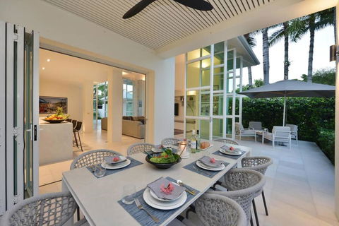 Anjea - Luxury 5 Bedroom Home By The Beach - Tourism Noosa 2
