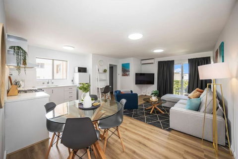 Apartment 8 Burswood - Tourism Noosa 0
