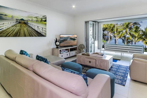 Aqua Aura - Bask In Beachfront Living - Tourism Noosa 1