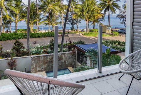 Aqua Aura - Bask In Beachfront Living - Tourism Noosa 3