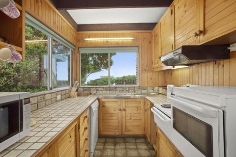 Aqua Blue - Tourism Noosa 1