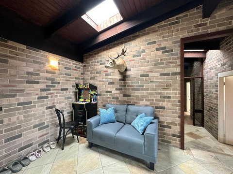 Arcadia Stunning Manor Tennis & Pool & Hottub - Tourism Noosa 3