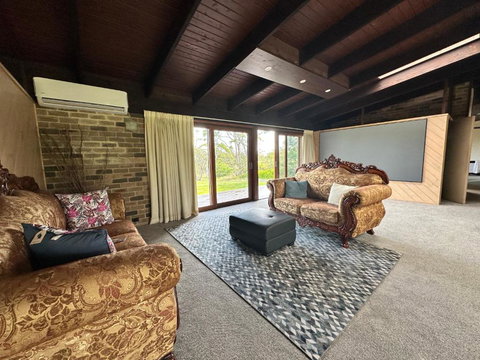 Arcadia Stunning Manor Tennis & Pool & Hottub - Tourism Noosa 1