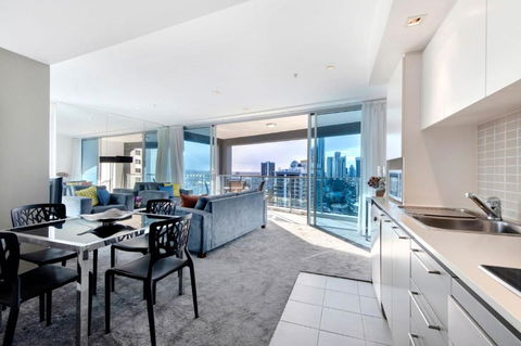 Artique 2 Bedroom Apartment Close To The Beach - CoastHM - Tourism Noosa 4