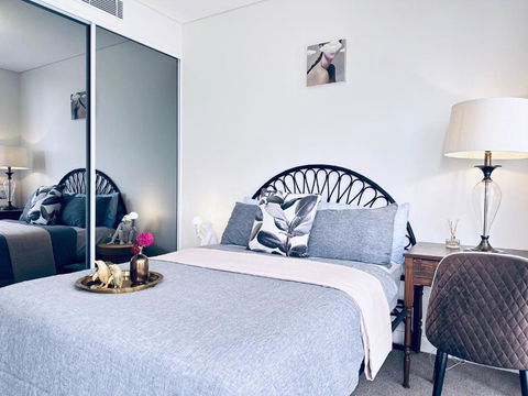 Artistic Sunroom In Granville - Tourism Noosa 2