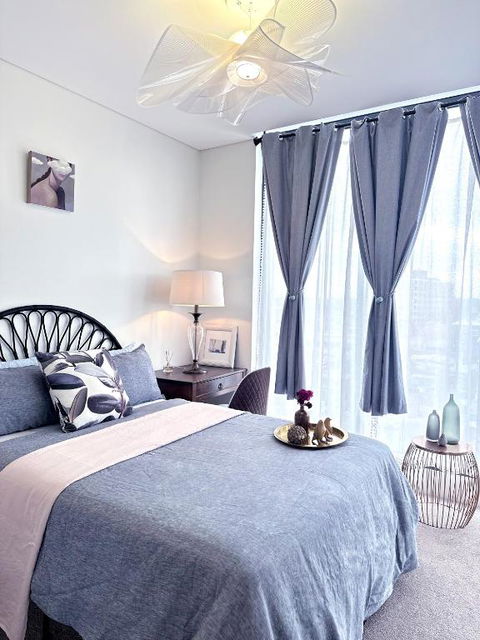 Artistic Sunroom In Granville - Tourism Noosa 0