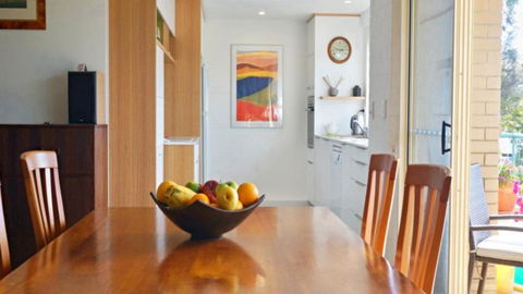 At Elizabeths - Tourism Noosa 3