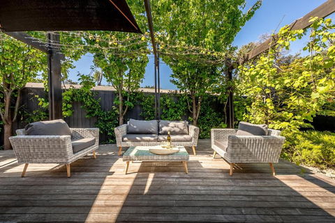 Aura Hot Tub Retreat - Unique Cedar Hot Tub Experience, 650m To Tyrone Foreshore - Tourism Noosa 4