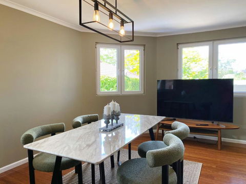 Aussie Escape Poolside Comfort And Relaxation - Tourism Noosa 1