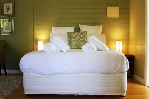 Avalon Private Spa Villa With Beautiful Tree Views - Tourism Noosa 4