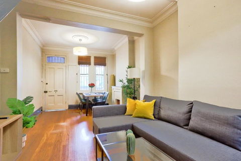 Awesome 2 Bedroom House Surry Hills - Tourism Noosa 3